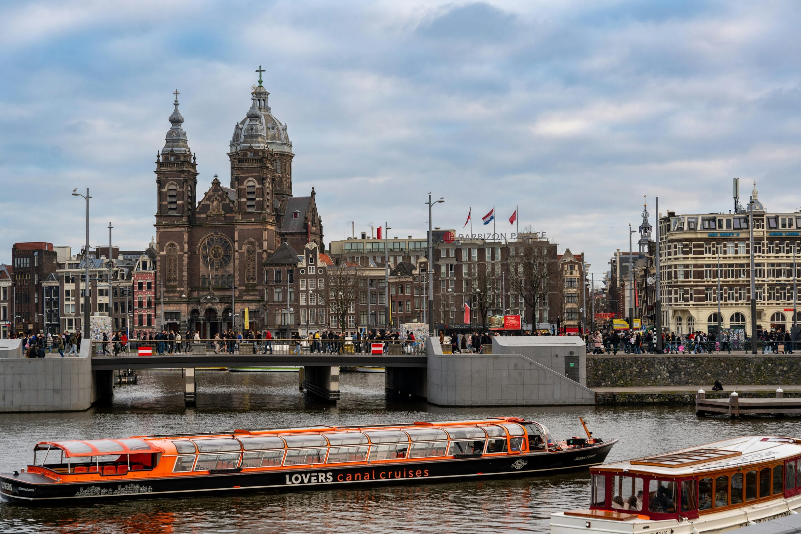 Scenic view of the Basilica of Saint Nicholas alongside Amsterdam